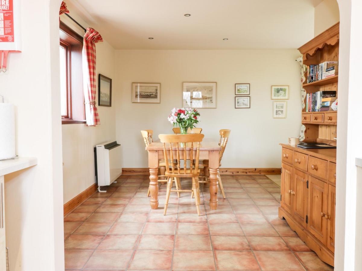Courtyard Cottage Duns エクステリア 写真