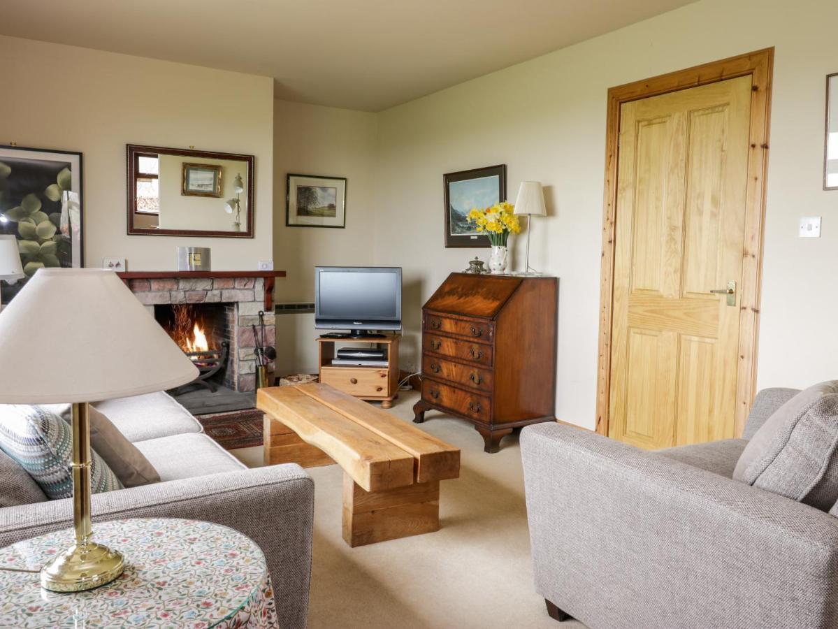 Courtyard Cottage Duns エクステリア 写真