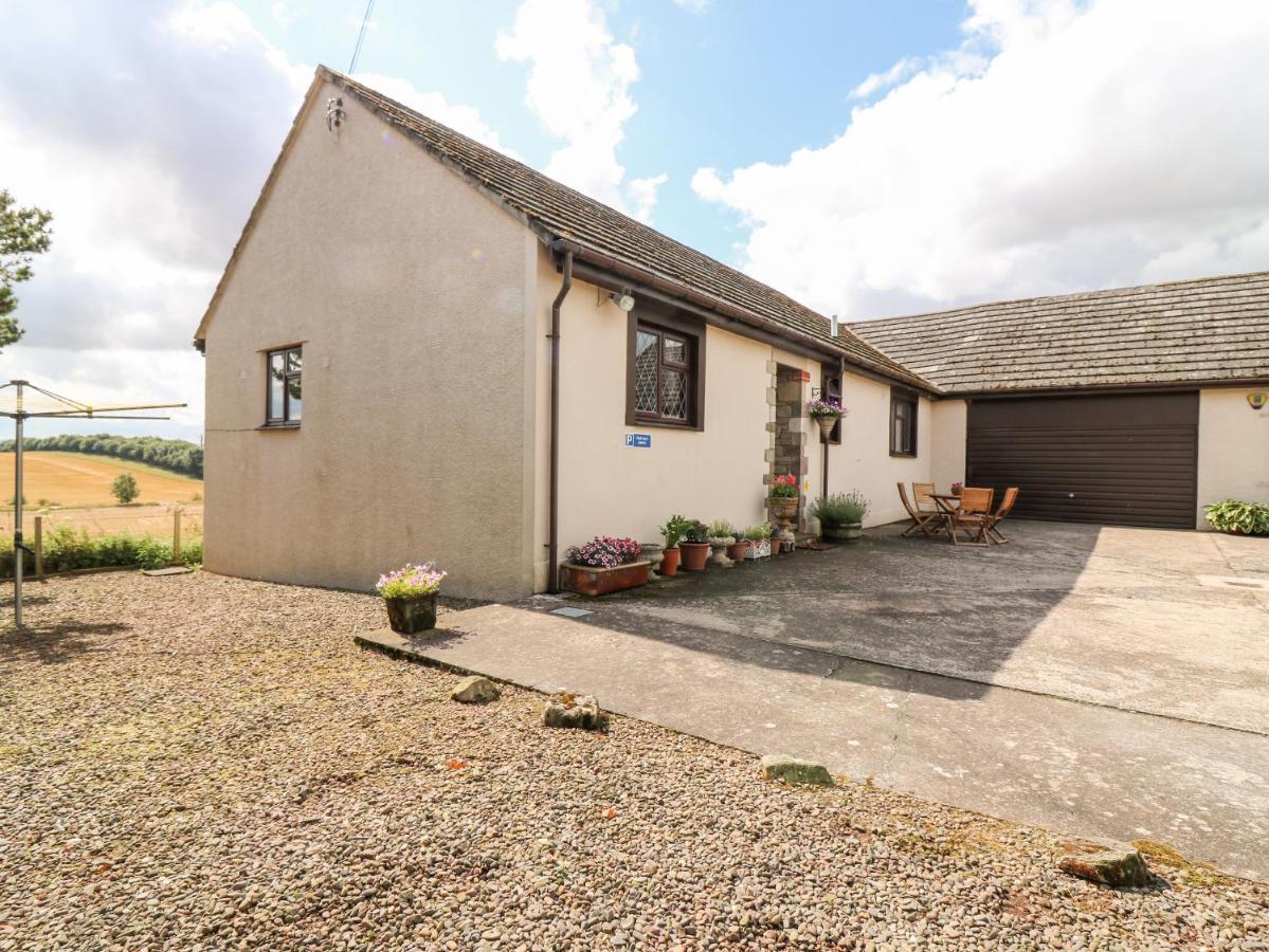 Courtyard Cottage Duns エクステリア 写真
